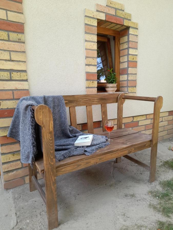 Góhér pince és vendégház Apartamento Csaszartoltes Exterior foto