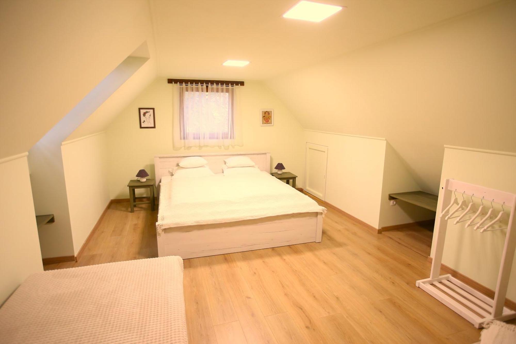 Góhér pince és vendégház Apartamento Csaszartoltes Exterior foto